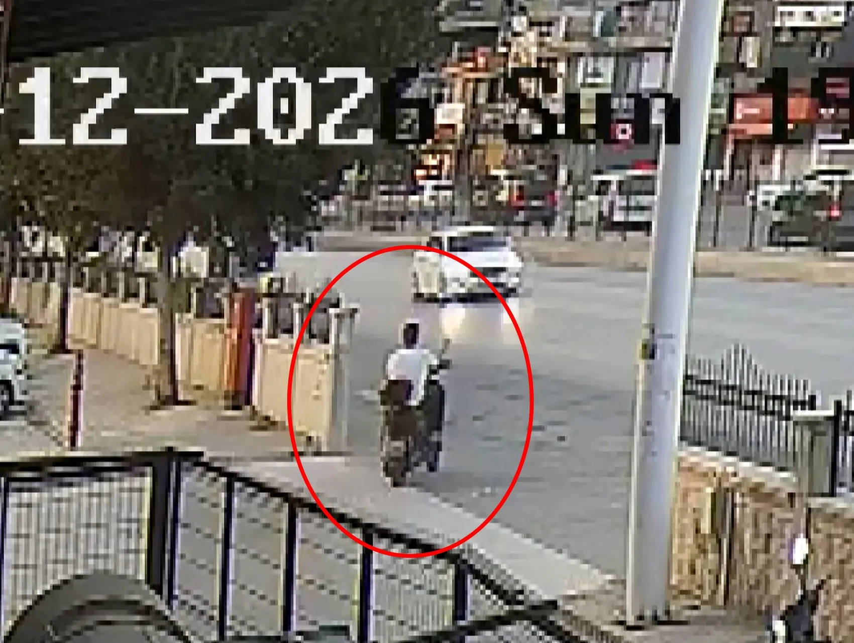 Hastaneye refakatçi kılığında girip motosiklet çaldı