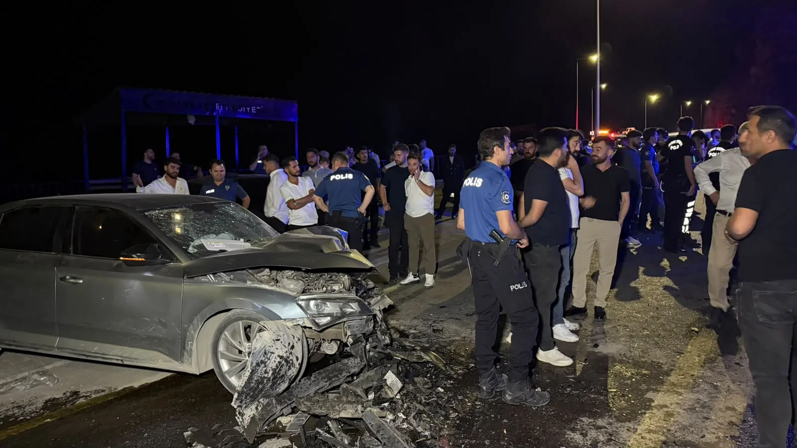 Hakkari yolunda gece yarısı şiddetli kaza