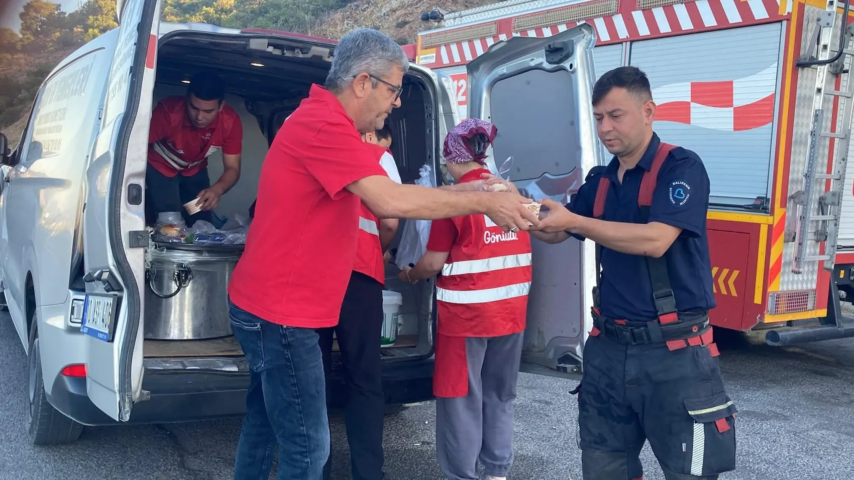 Edremit yangınında ikinci gün ve sahada destek çalışmaları