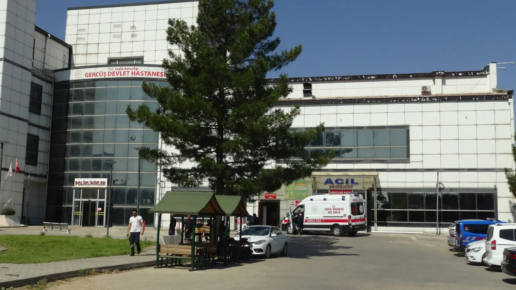 Gercüş yolunda sabah saatlerinde iki araç çarpıştı 11 yaralı