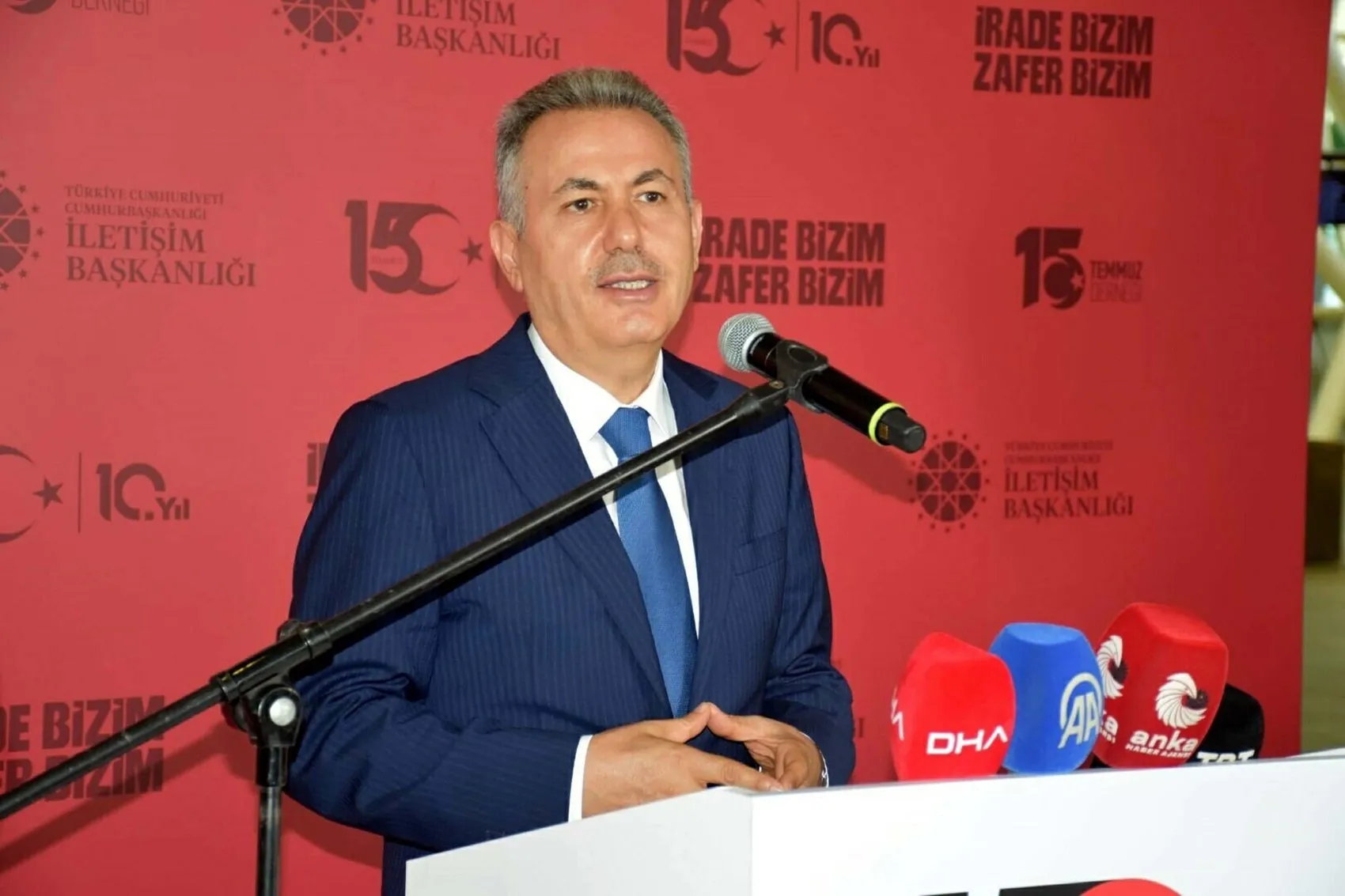 İzmir Havalimanı'nda 15 Temmuz'un izleri sergileniyor