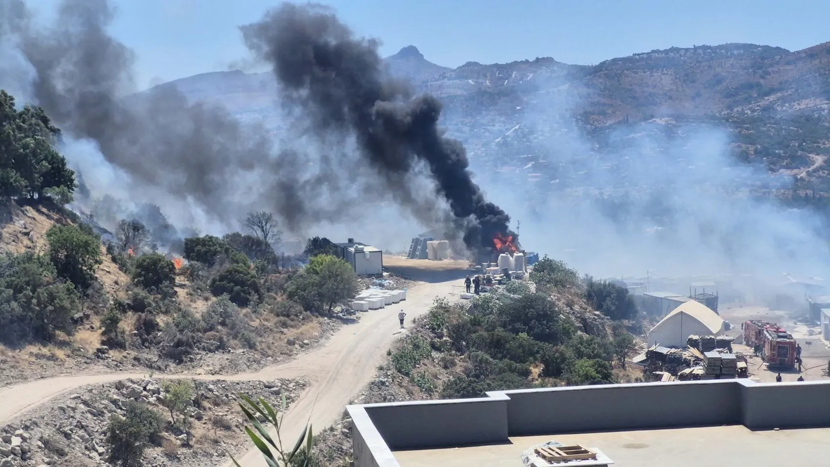 Bodrum’da şantiye yangını ormana sıçradı