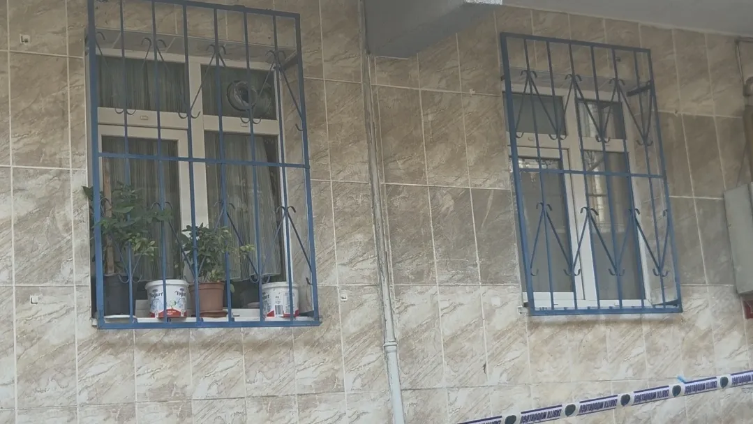 Sultangazi'de çatırdayan bina paniği