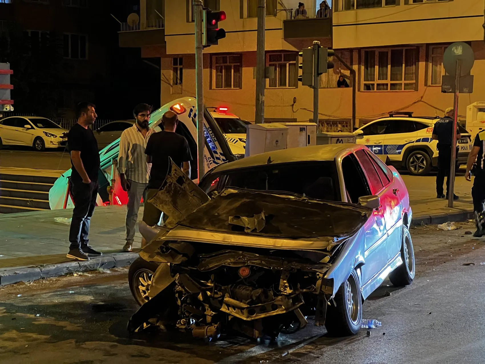 Kayseri'de polis aracı kaza yaptı 3 kişi yaralandı