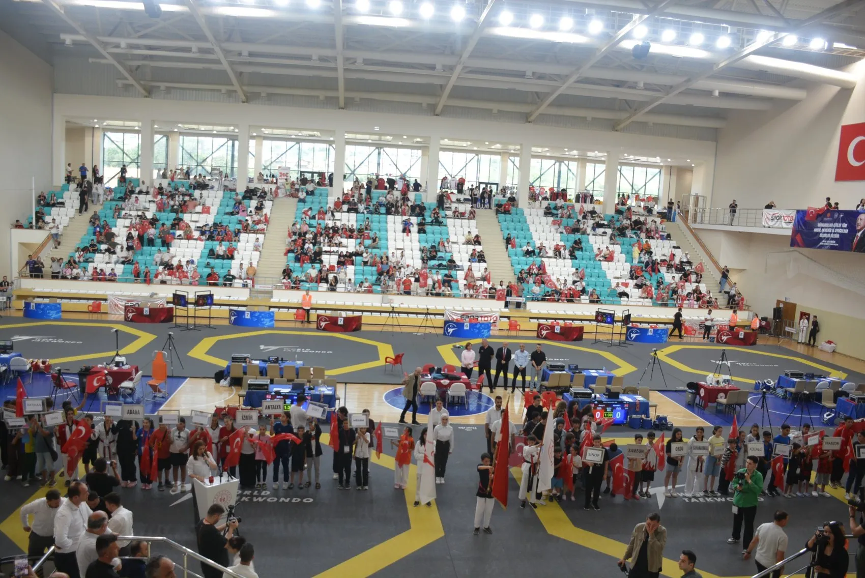 Sinop minik taekwondoculara ev sahipliği yapıyor