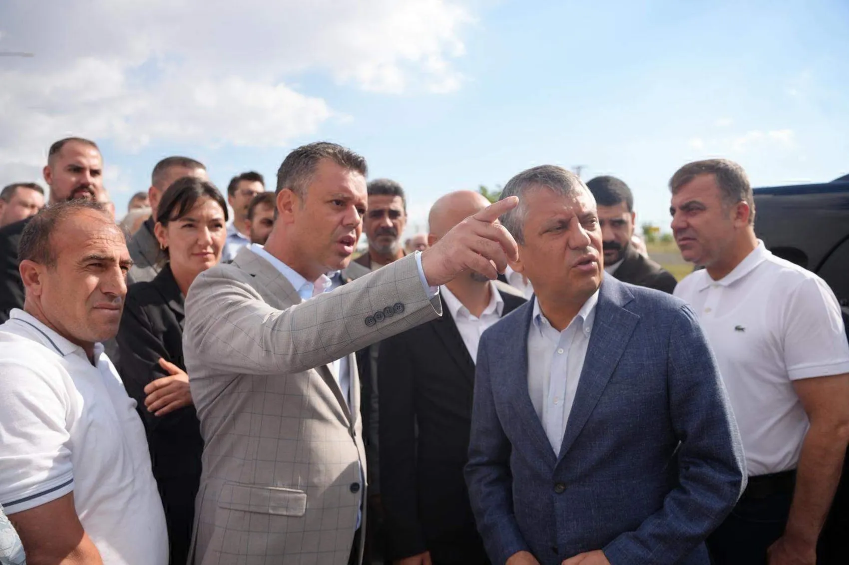 Özgür Özel tutuklu Deniz Göktaş ile cezaevinde görüştü