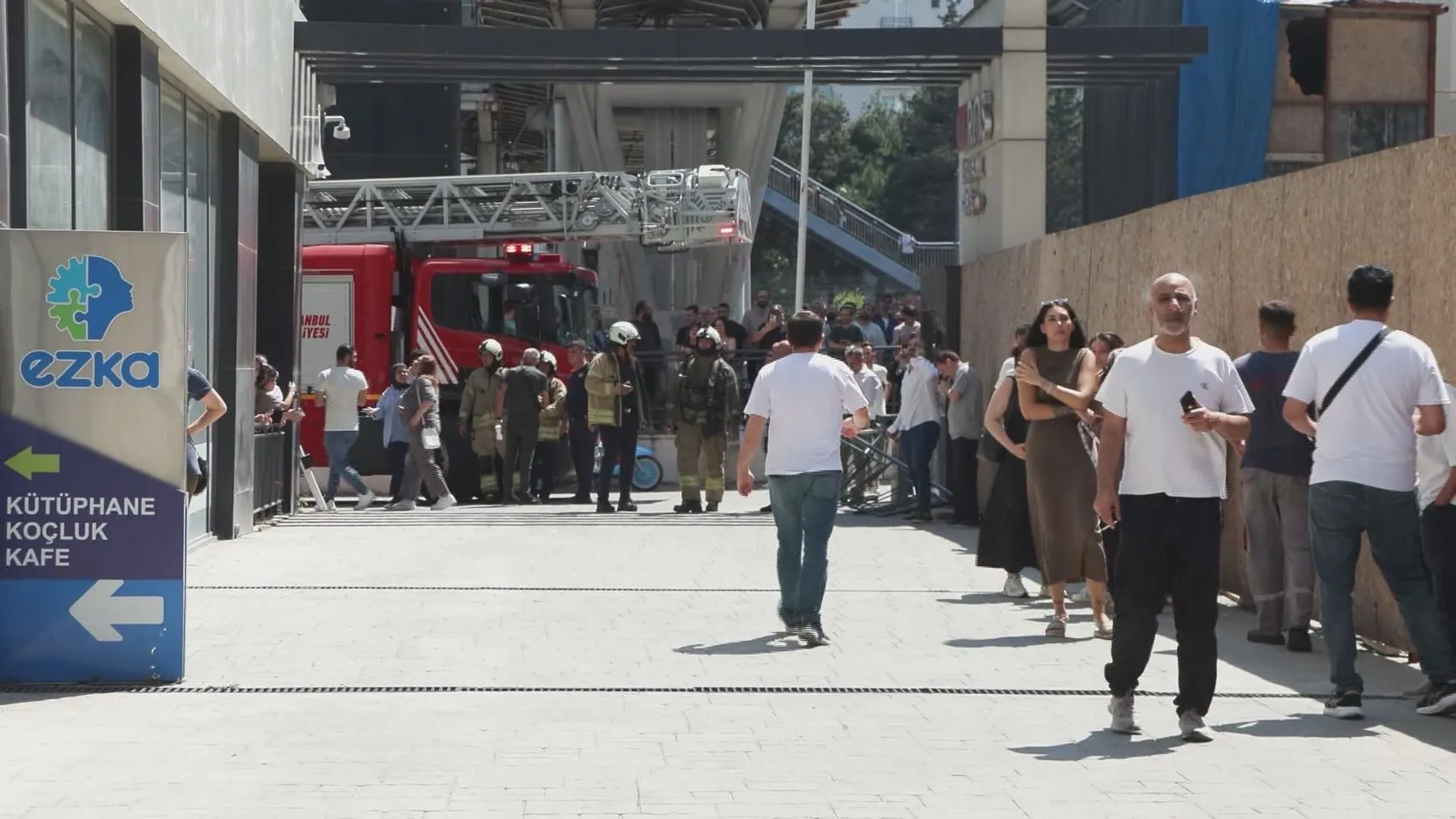 Esenyurt’ta yüksek katlı rezidansta korkutan yangın