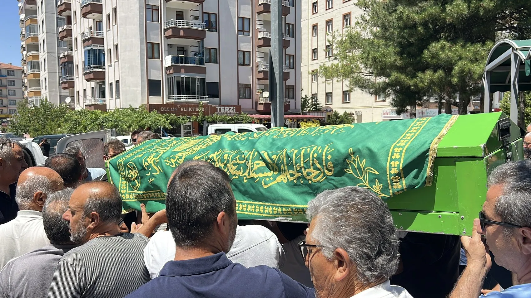Aile faciası iki şehri yasa boğdu