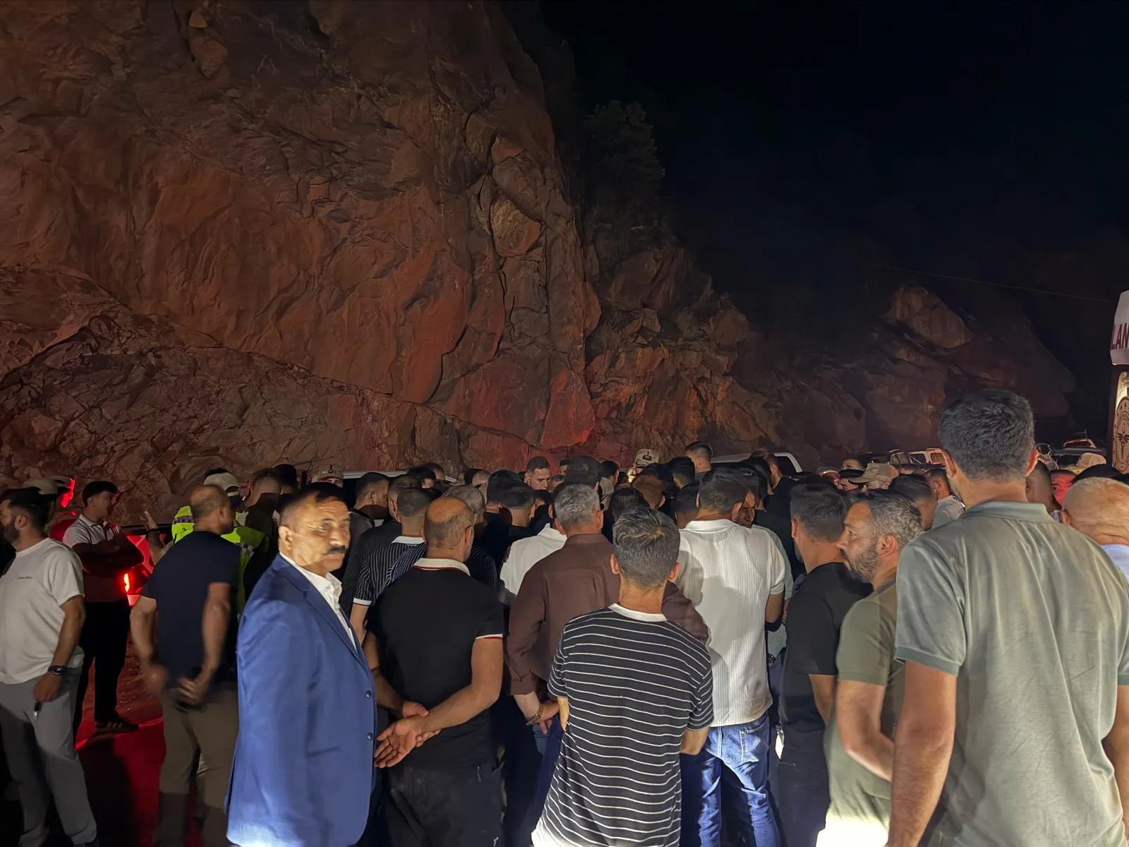 Habur Çayı'nda kaybolan genci arama çalışmaları ikinci gününde devam ediyor