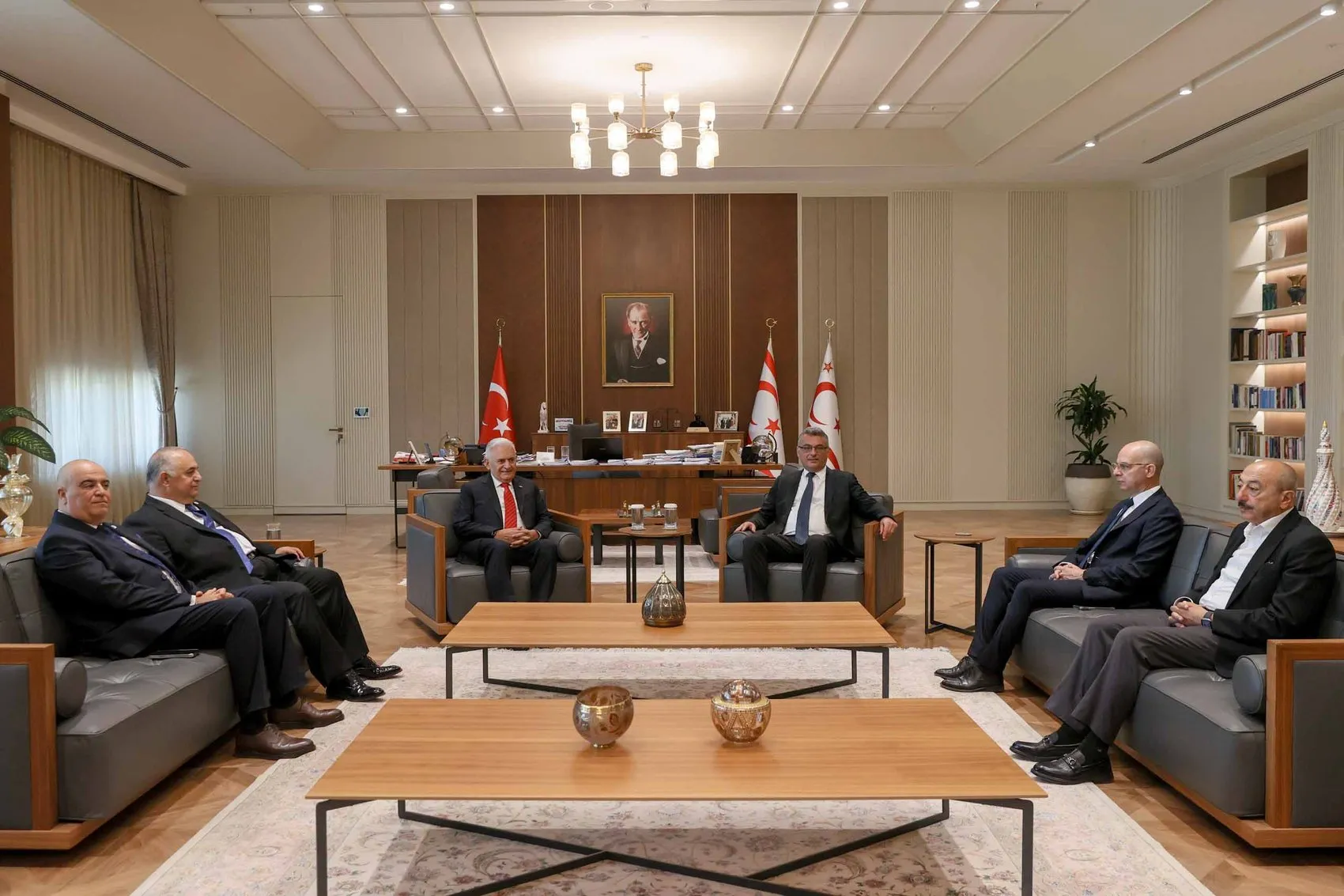 Binali Yıldırım KKTC temaslarına başladı