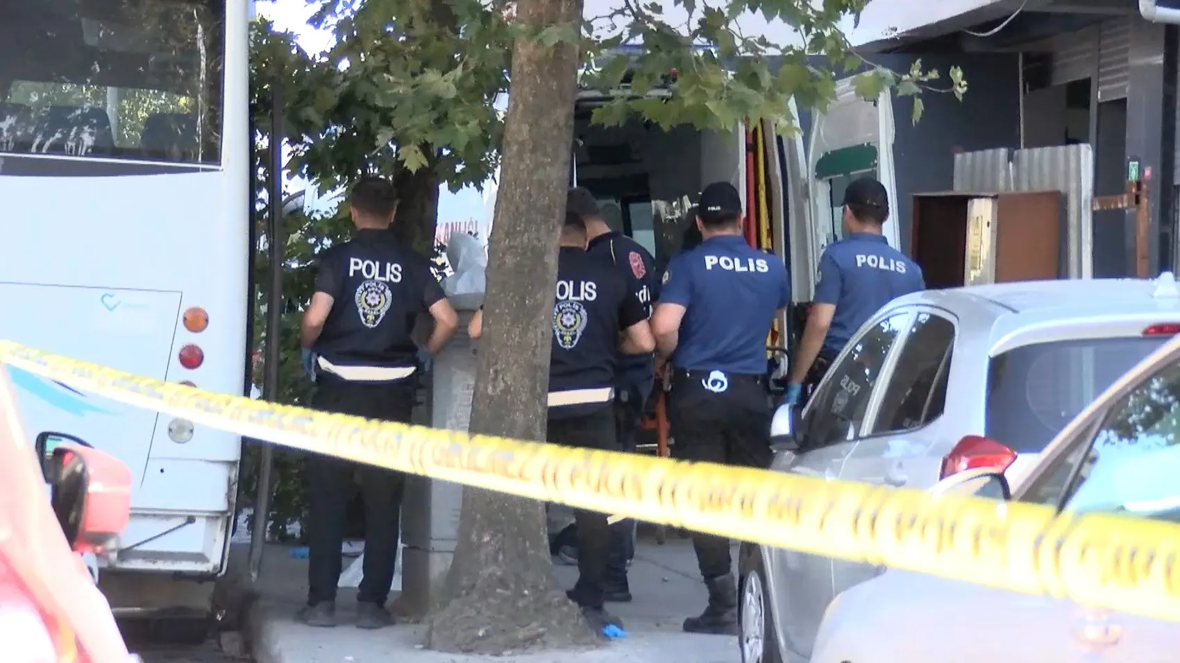 Sultangazi'de iki gündür aranan yaşlı adam minibüste ölü bulundu