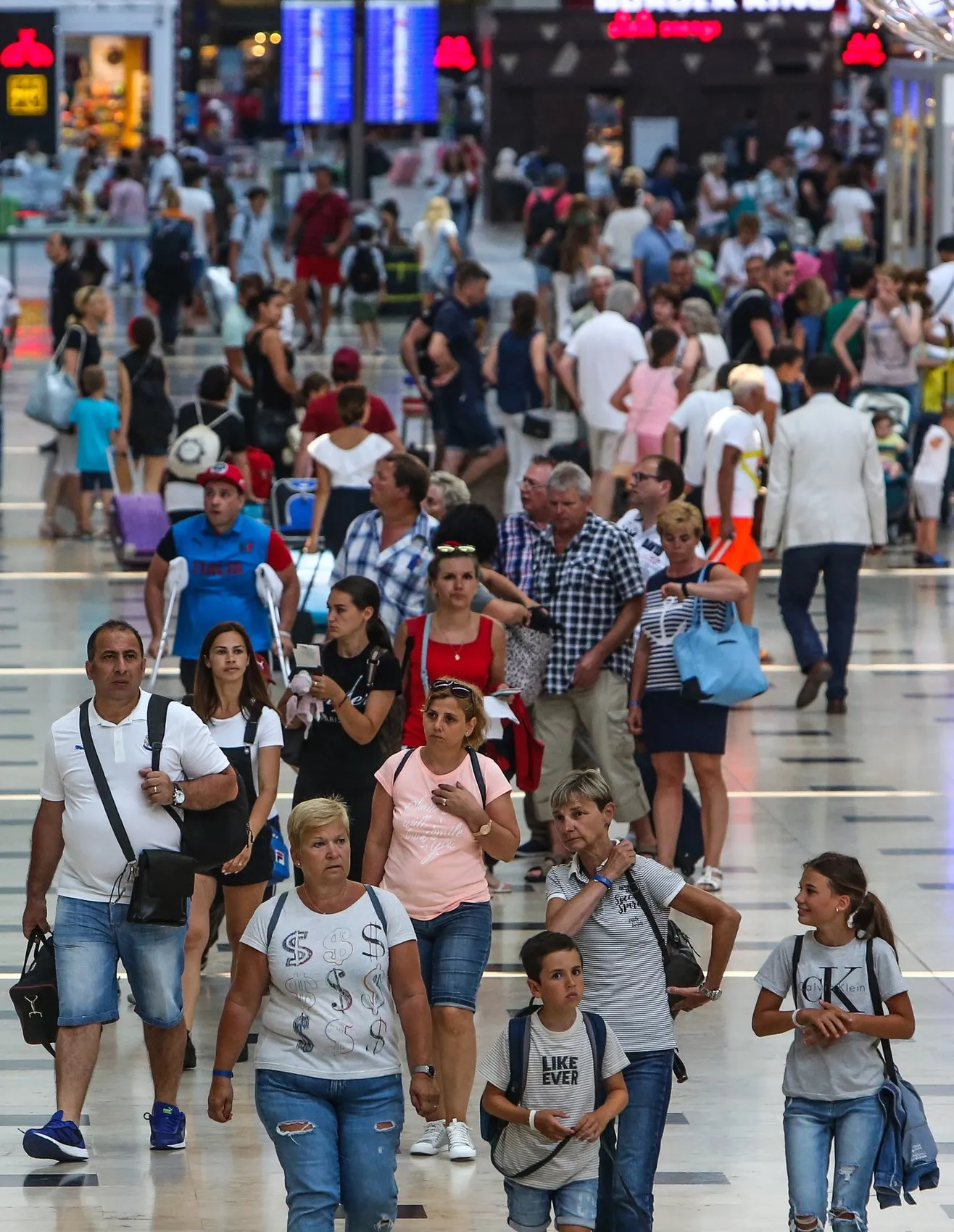 Antalya turizminde ilk yarı karnesi 5,5 milyon turist geldi