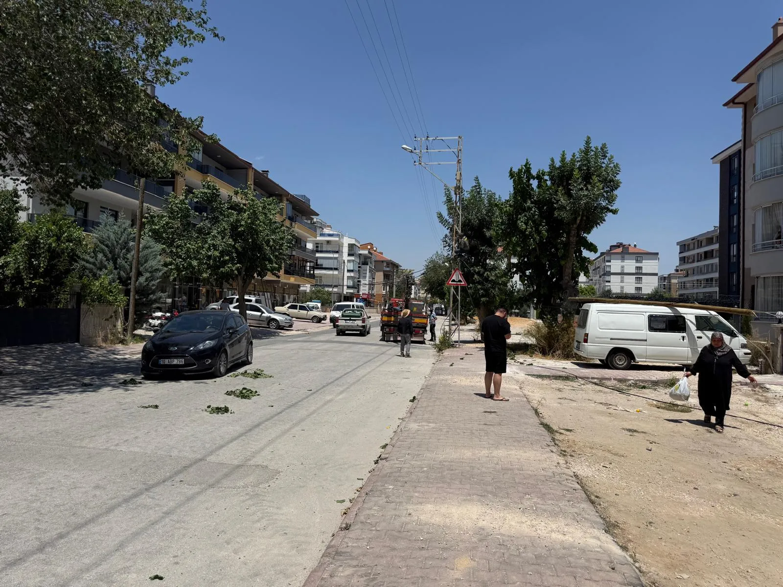 Konya’da hatalı vinç kullanımı trafiği birbirine kattı