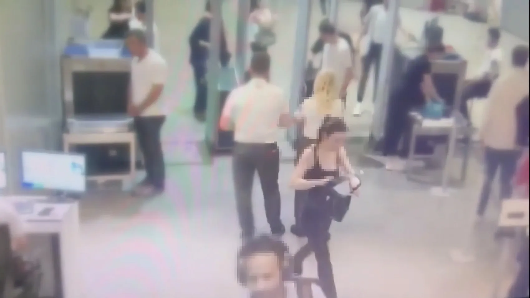 AVM girişinde yakalandı Çantasında 606 mermiyle yakayı ele verdi