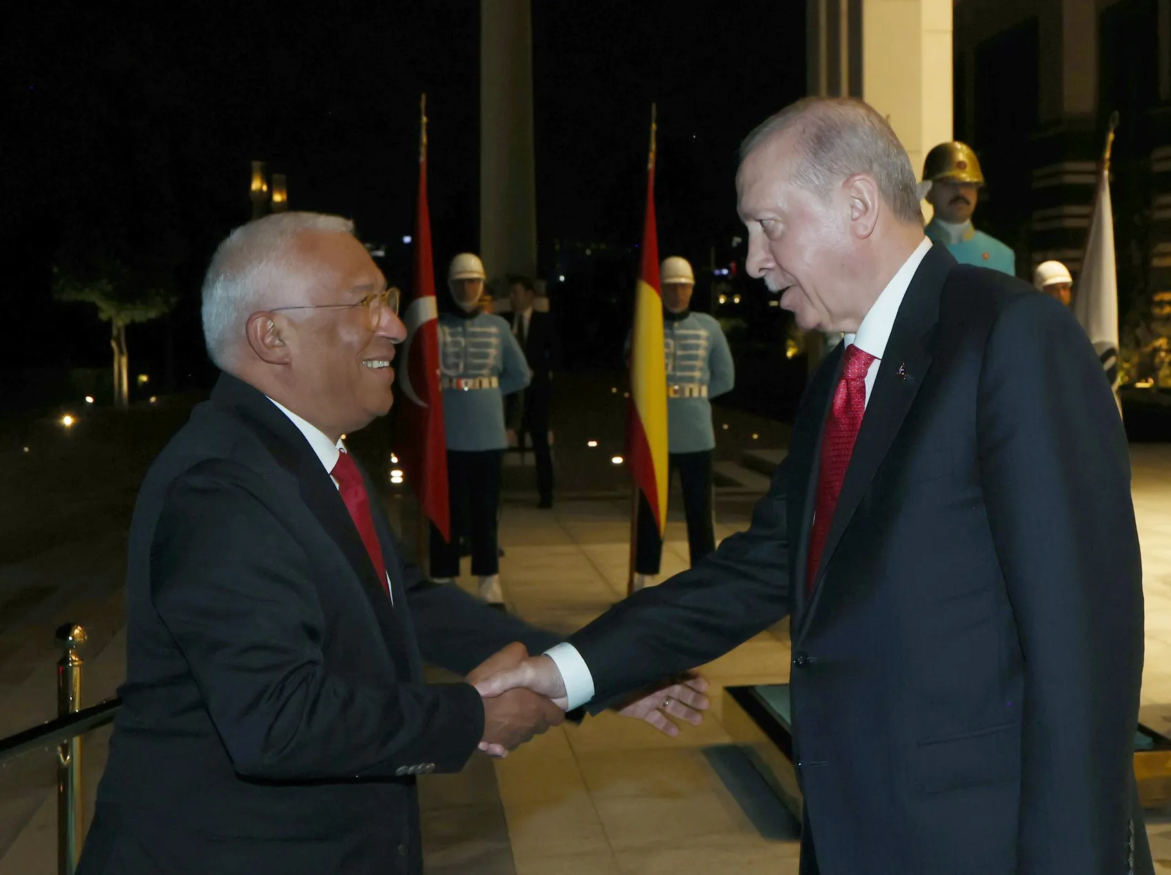 Erdoğan Avrupa Birliği yönetimiyle masaya oturdu
