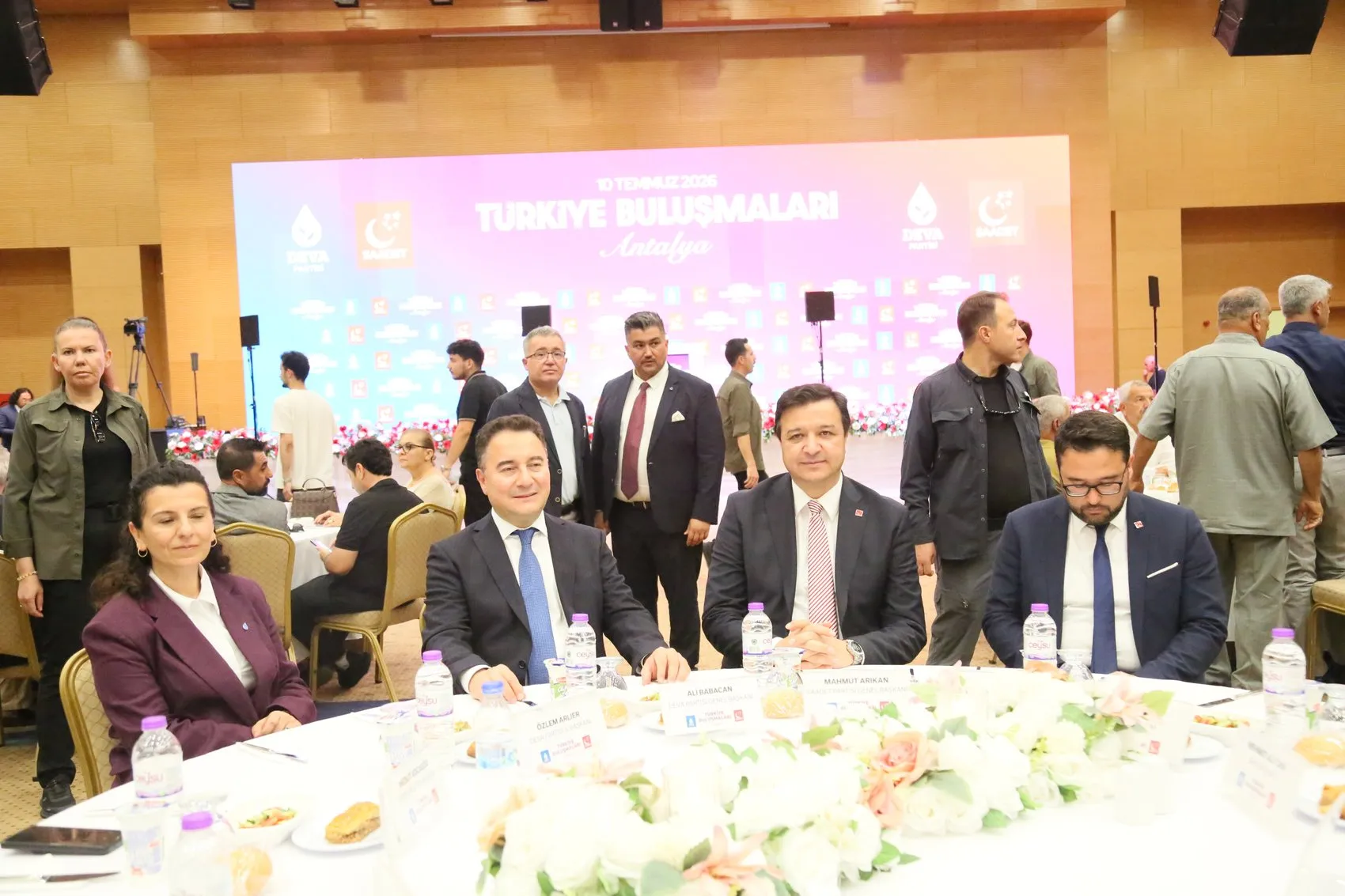 Saadet ve DEVA Partisi yeni bir siyasi yol haritası çiziyor