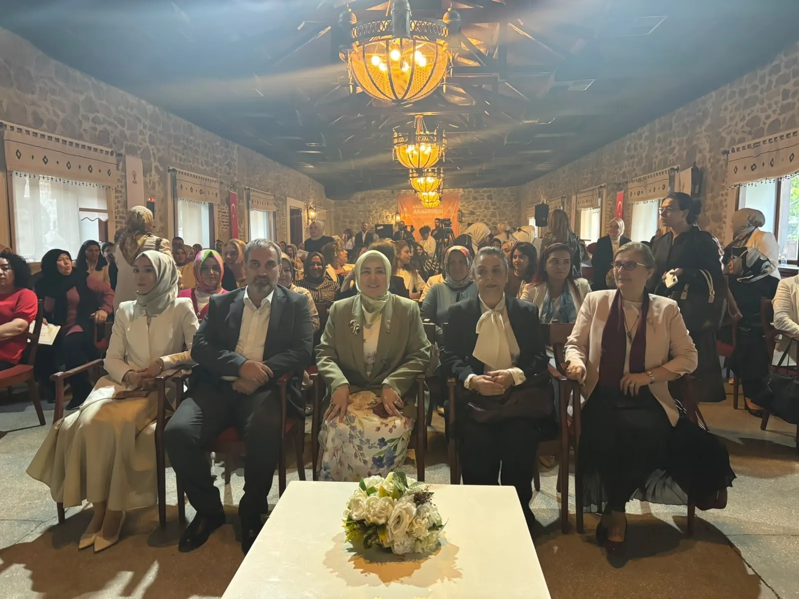 AK Parti'den yeni nesil siyasetçi yetiştirme hamlesi