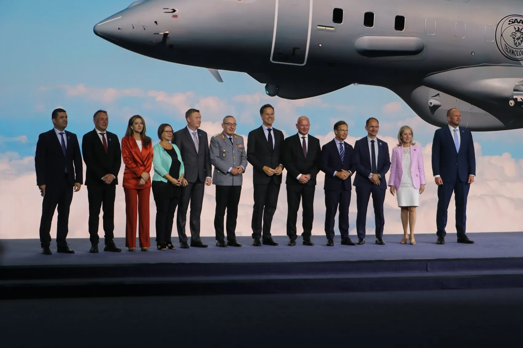 NATO ülkeleri savunma için dev bir alışverişe çıkıyor