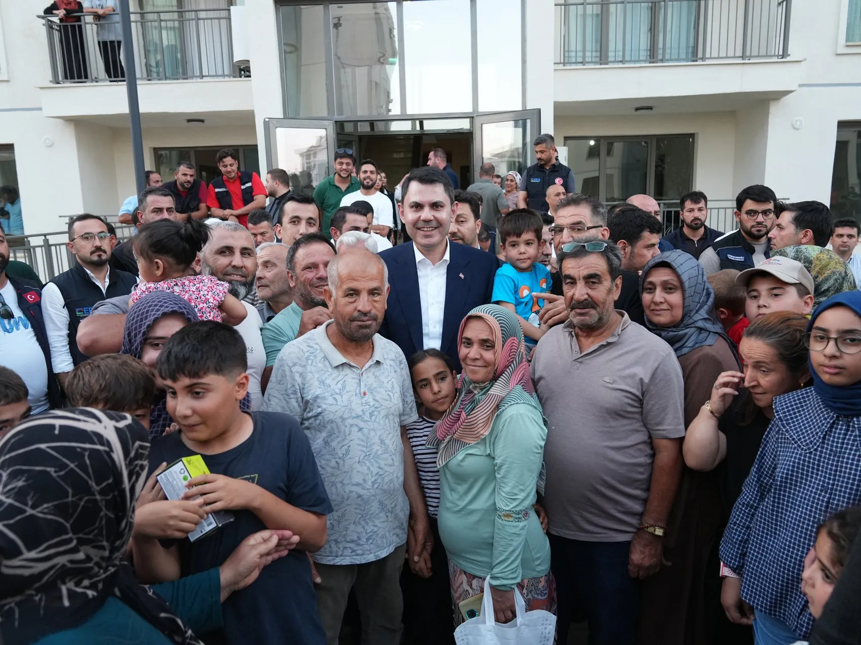 Depremde ailesini kaybeden Yusuf Berk artık devletin evinde büyüyor