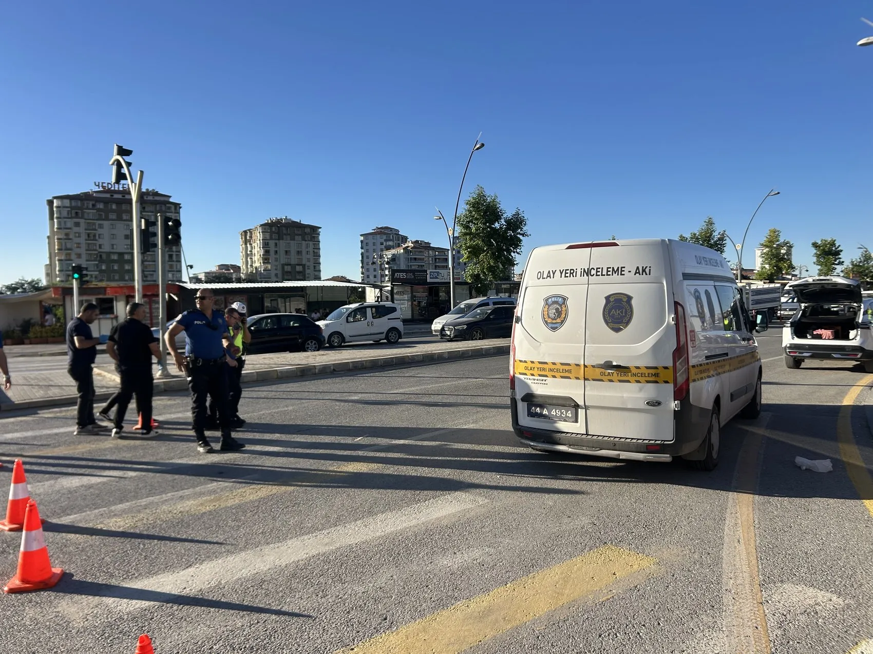 Malatya'da yaya geçidinde can pazarı