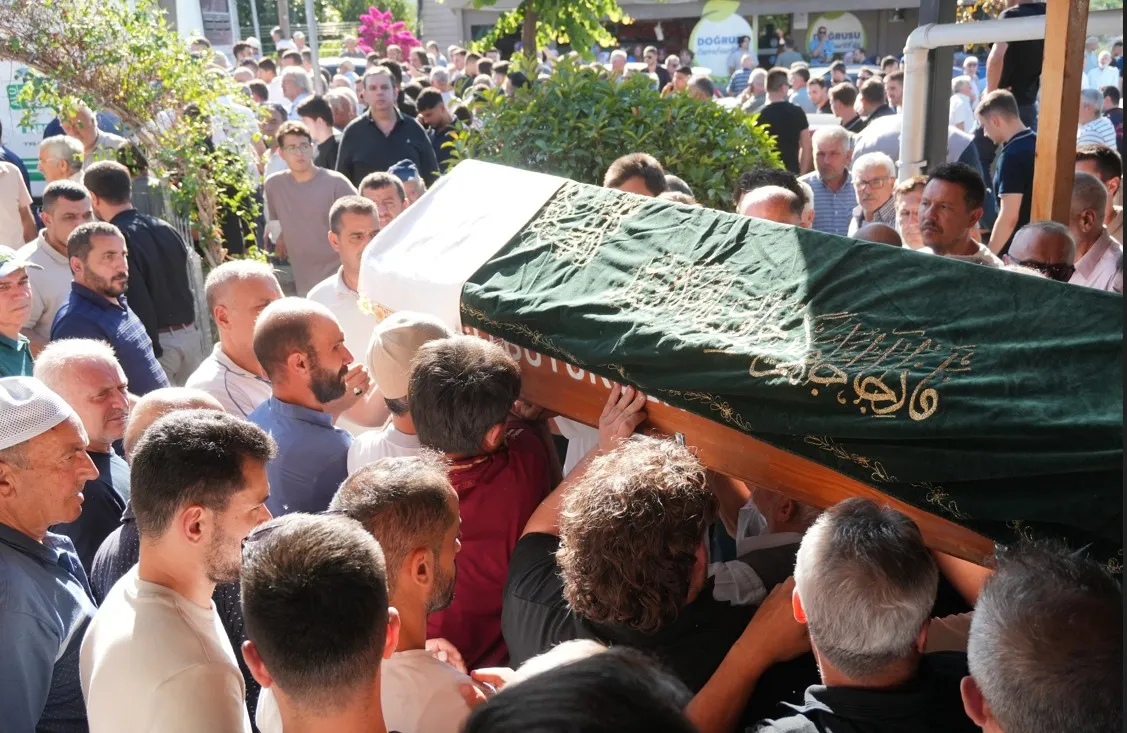 TIR yıkarken akıma kapılan baba ve oğlu son yolculuğuna uğurlandı