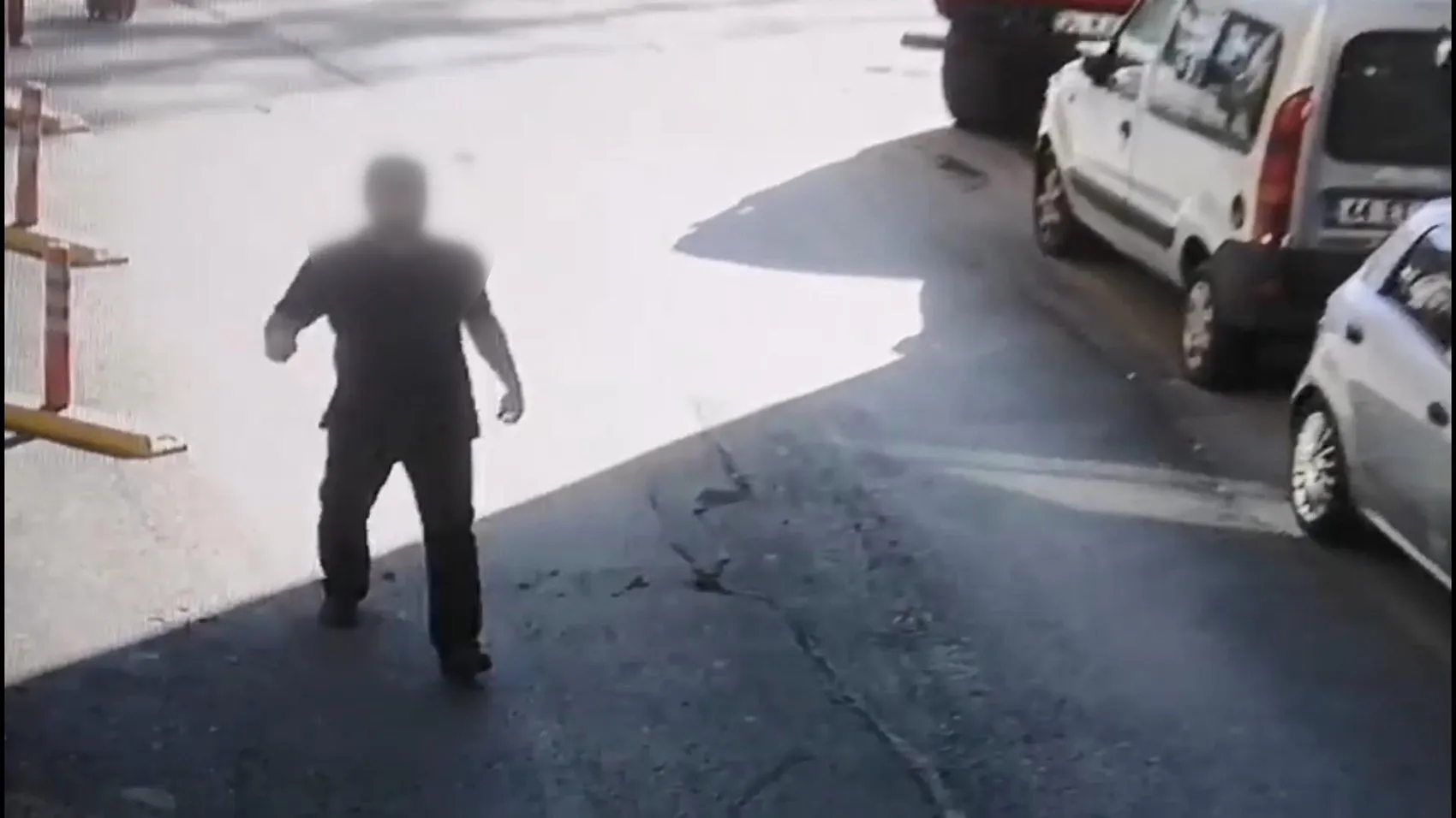 Şişli'de sokakta yürüyen kadına arkadan yumruklu saldırı