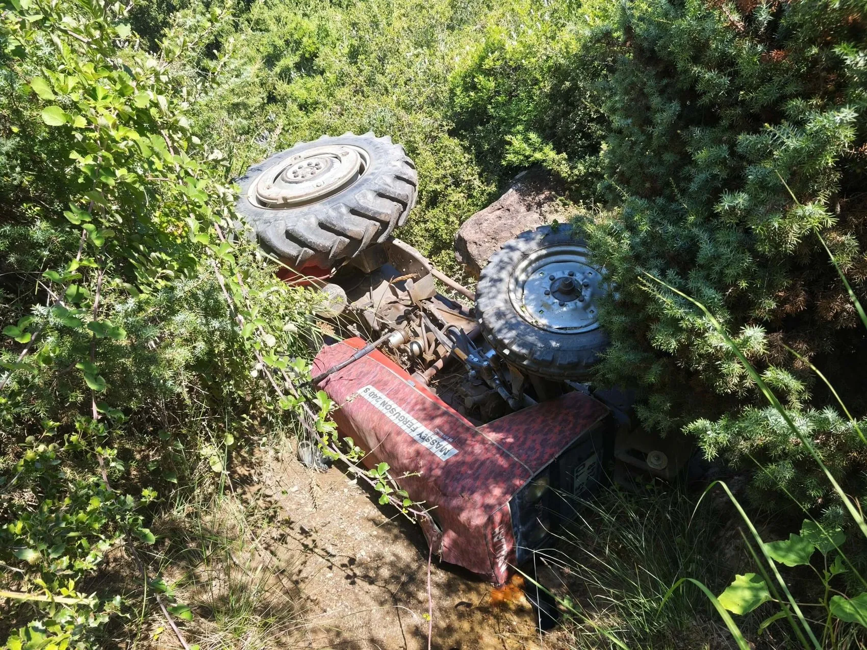 Turgutlu'da direksiyon hakimiyetini kaybeden traktör sürücüsü hayatını kaybetti