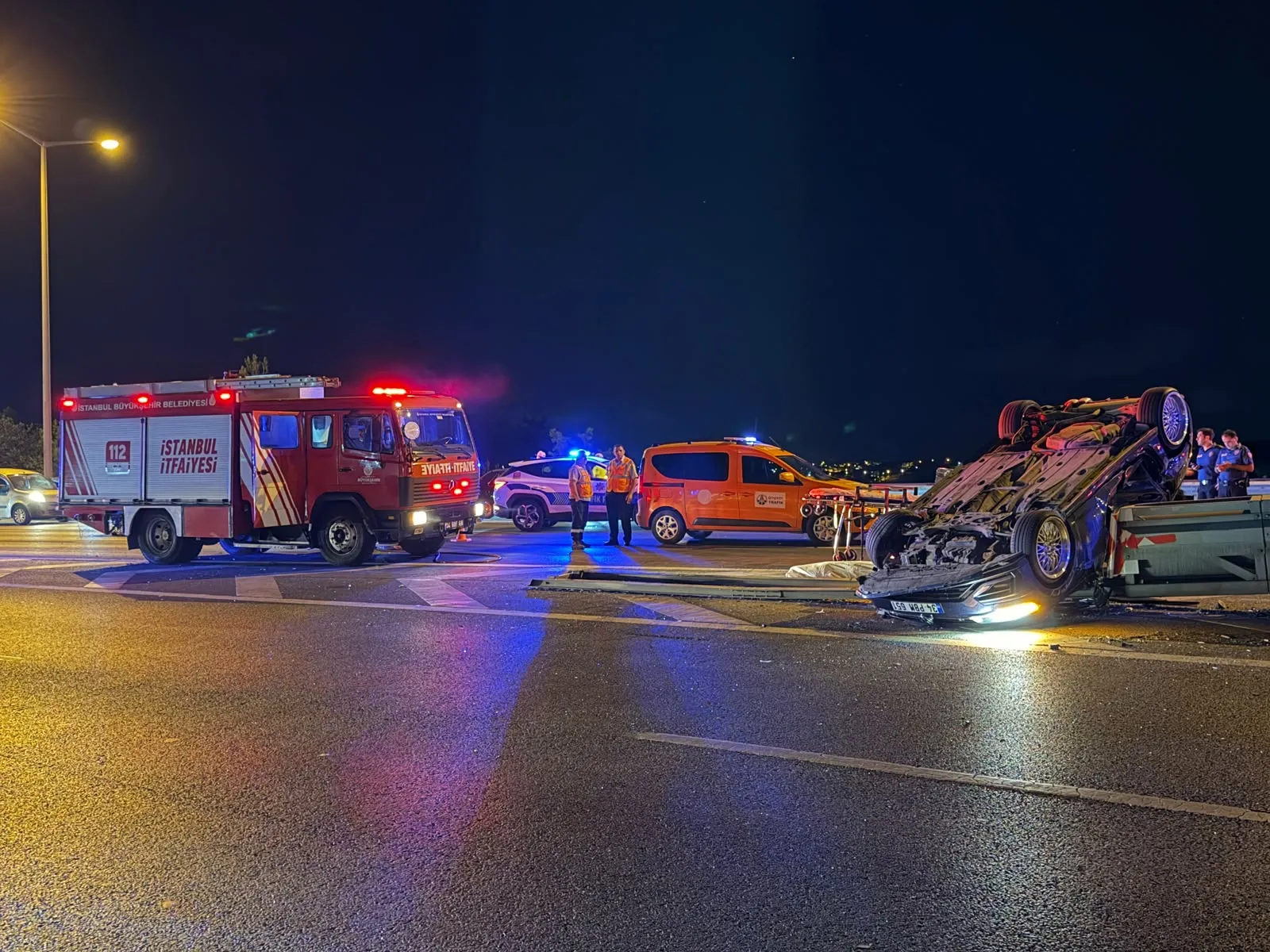 Beykoz TEM Otoyolu'nda gece yarısı trafik kazası 1 ölü