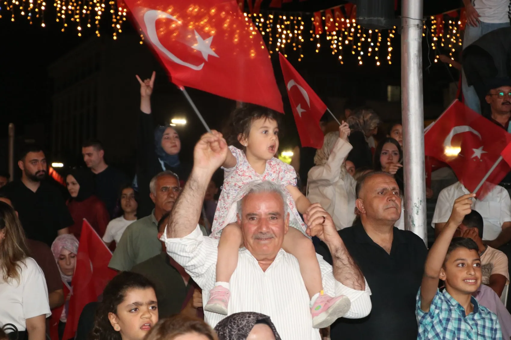 Vanlılar 15 Temmuz anması için meydanlara indi