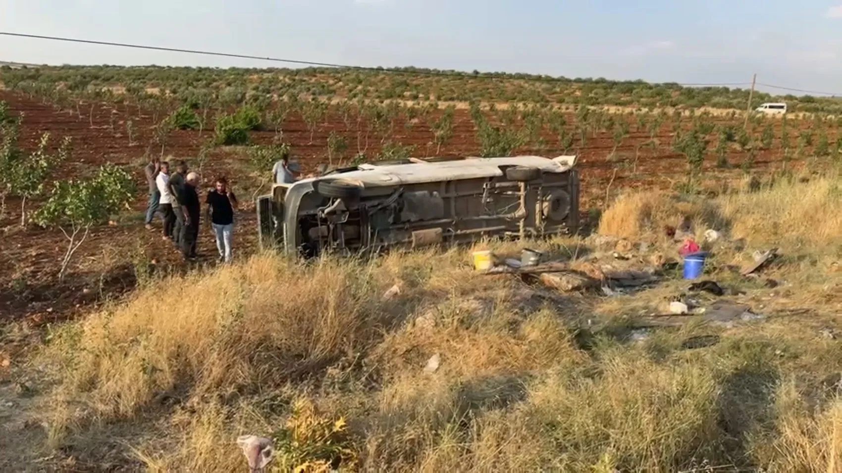 Suruç yolunda tarım işçilerini taşıyan minibüs devrildi