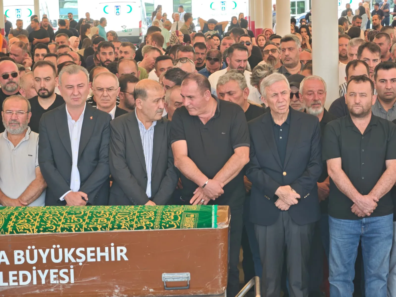 Ankara'da hafriyat kamyonu faciası Bir işçi son yolculuğuna uğurlandı
