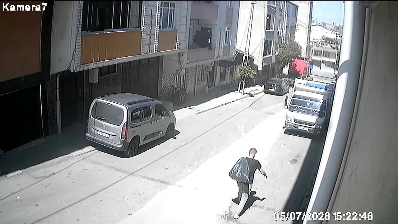 Avcılar'da kamyonları hedef alan hırsızlık kamerada