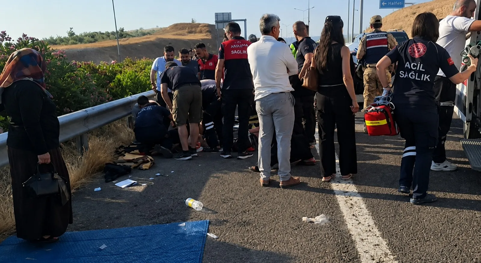 Halfeti yolunda can pazarı 2 ölü ve 9 yaralı var