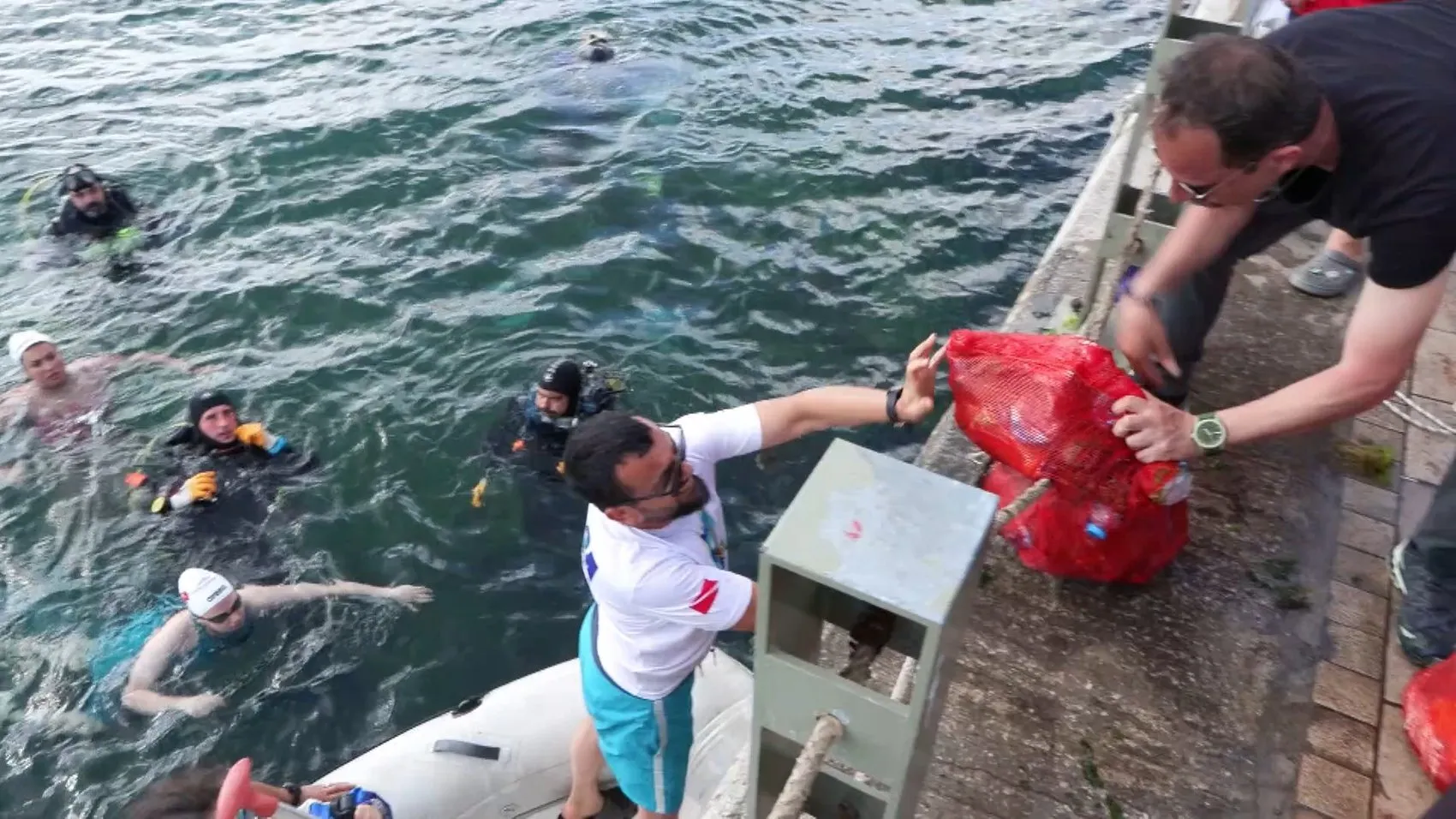 Üsküdar’da denizden plastik değil temiz bir gelecek çıktı