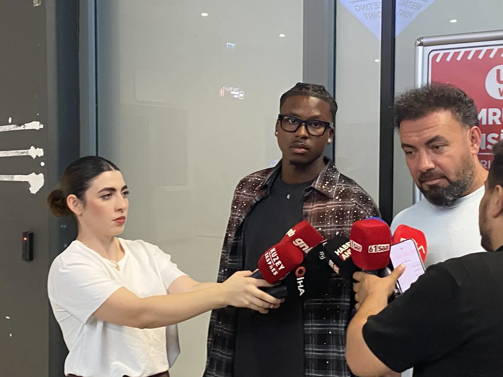 Trabzonspor’un yeni savunmacısı Sidny Lopes Cabral şehre ayak bastı