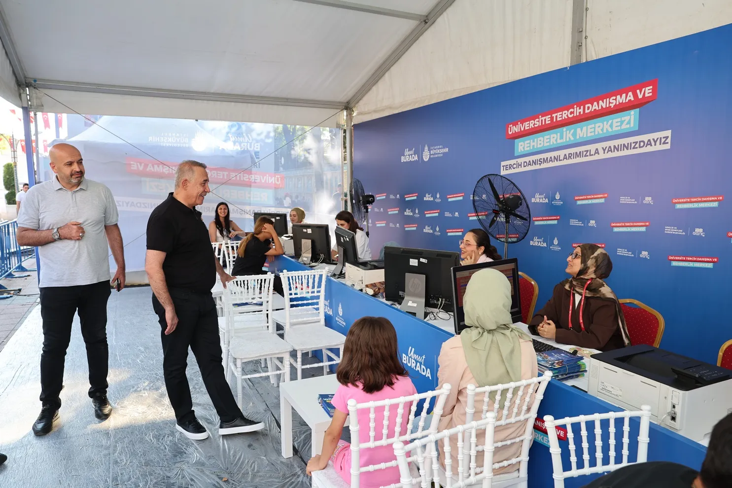 Sultangazi’de gençlerin tercih maratonuna belediye desteği