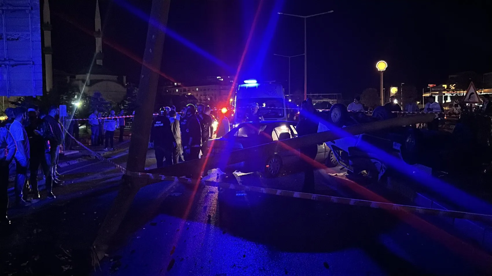 Sivas'ta gece saatlerinde trafik kazası beş kişiyi hastanelik etti