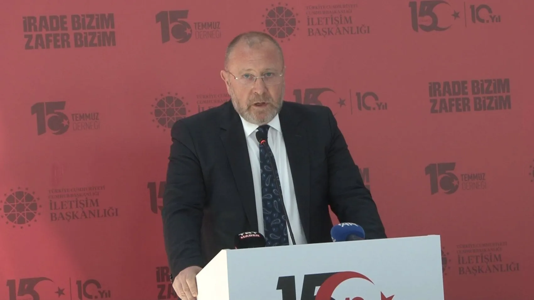 15 Temmuz'un izleri havalimanlarına taşındı