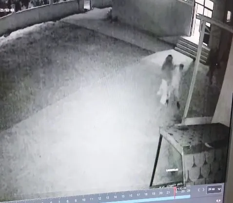 Kocaeli’de cami avlusunda uyarı yaptığı imam darbedildi