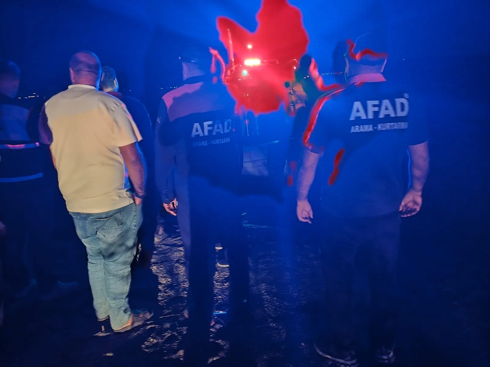 Hazar Gölü'nde serinlemek isteyen 17 yaşındaki genç boğuldu