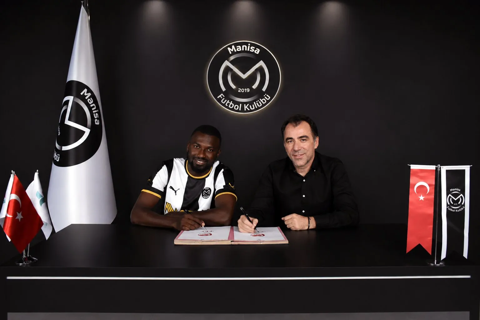 Manisa FK kadrosunu beş yeni isimle güçlendirdi