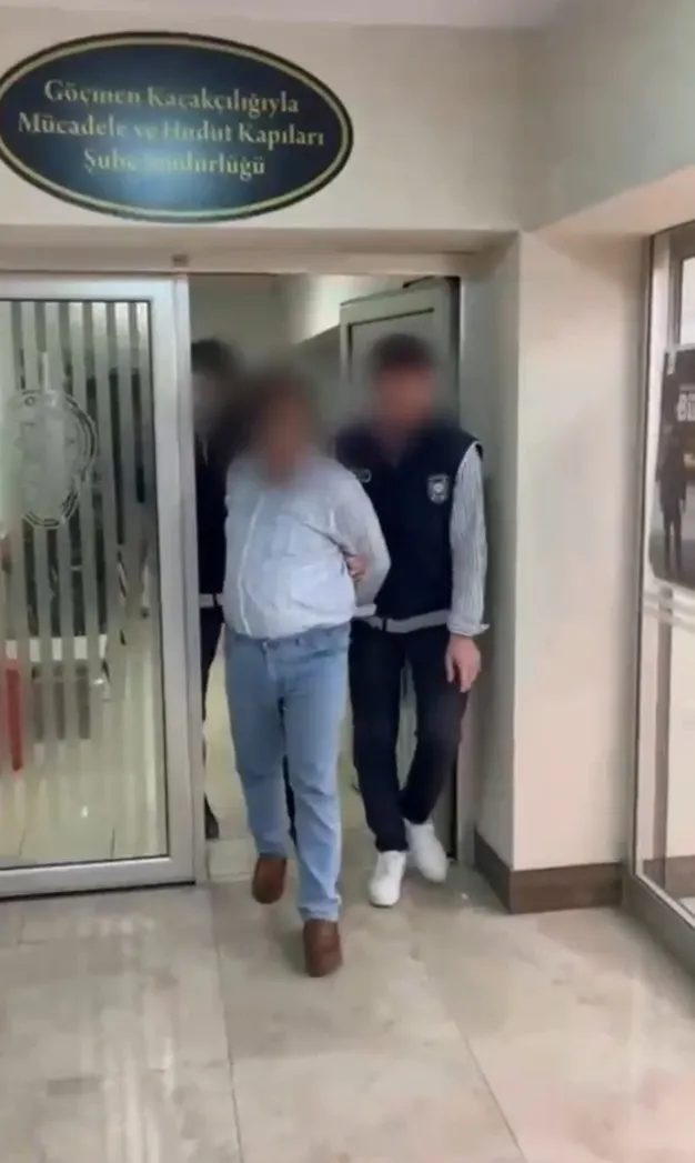 Sakarya'da kaçak göçmen taşıyan sürücüye ağır fatura