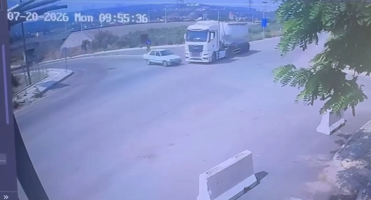 Osmaniye yolunda korkutan tanker kazası kameraya yansıdı