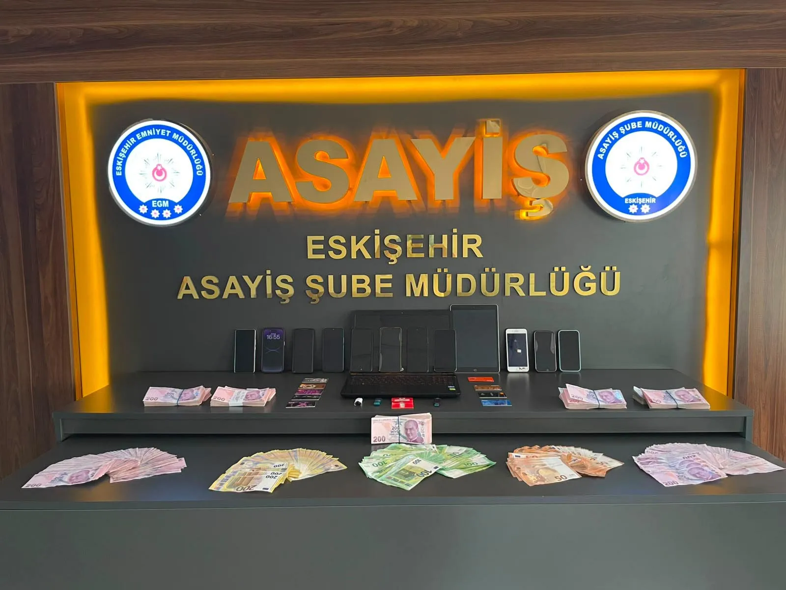 Yatırım vaadiyle milyonları çaldılar