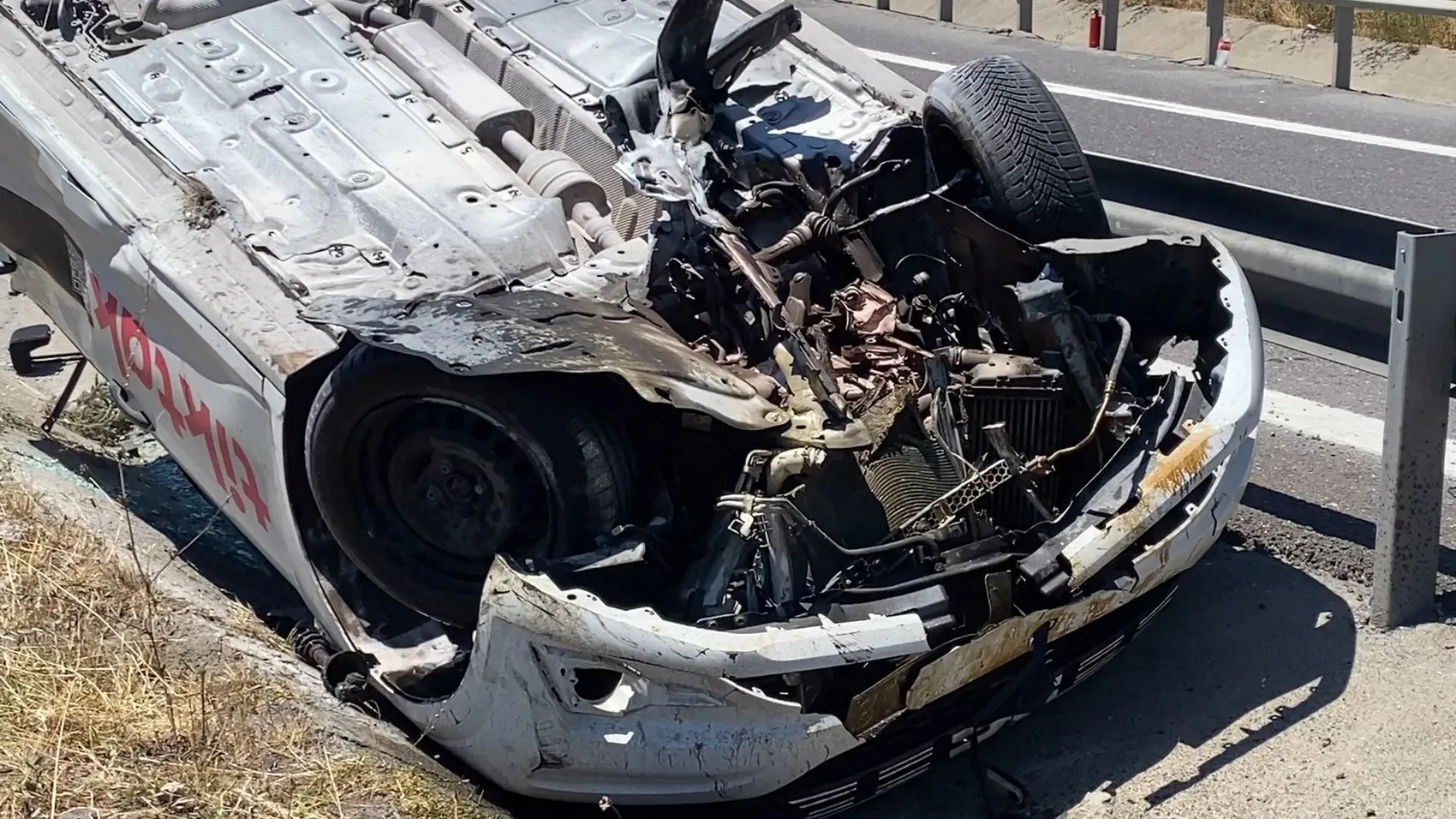 Başakşehir'de kontrolden çıkan otomobil takla attı