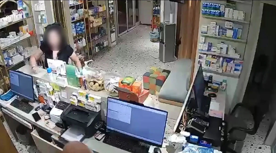 Mersin'de eczaneyi yağmalayan kadın tutuklandı