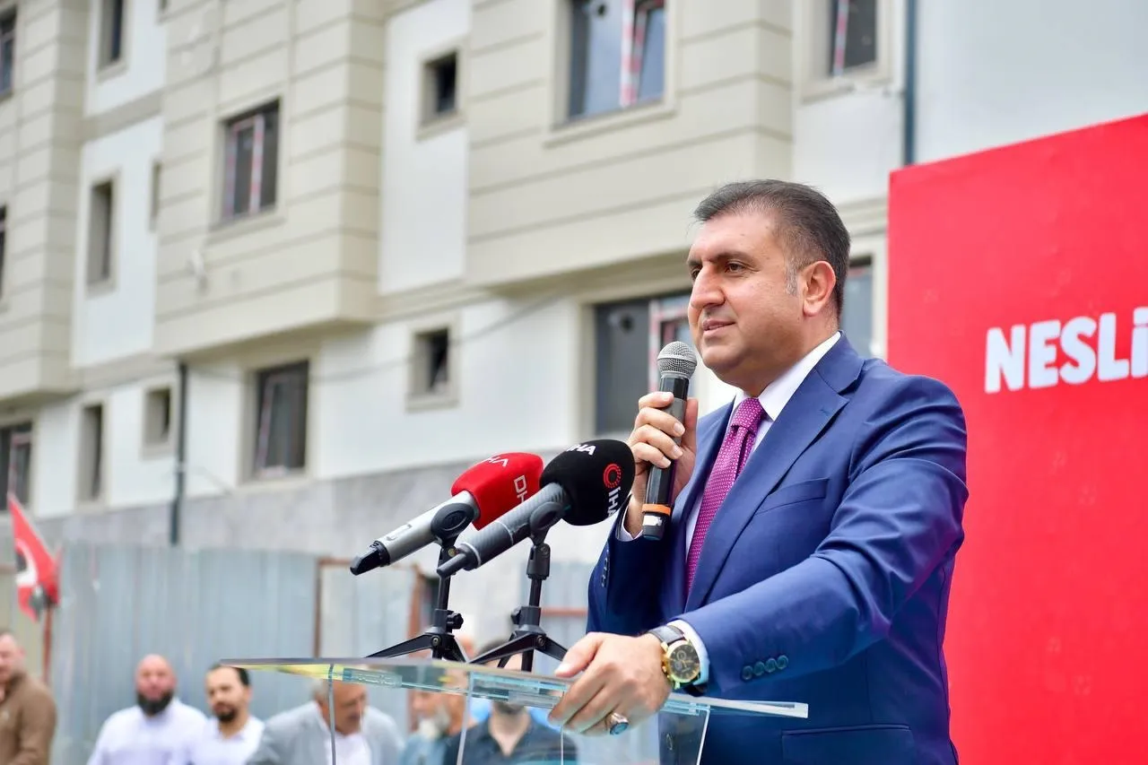 Fatih’te 900 öğrencilik yeni okul için ilk harç döküldü