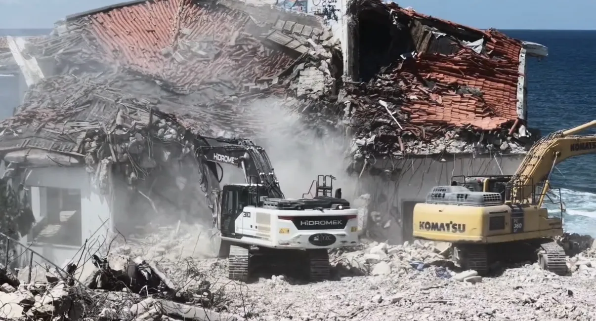 Milli takımın eski kamp tesisi Riva'da yıkılıyor