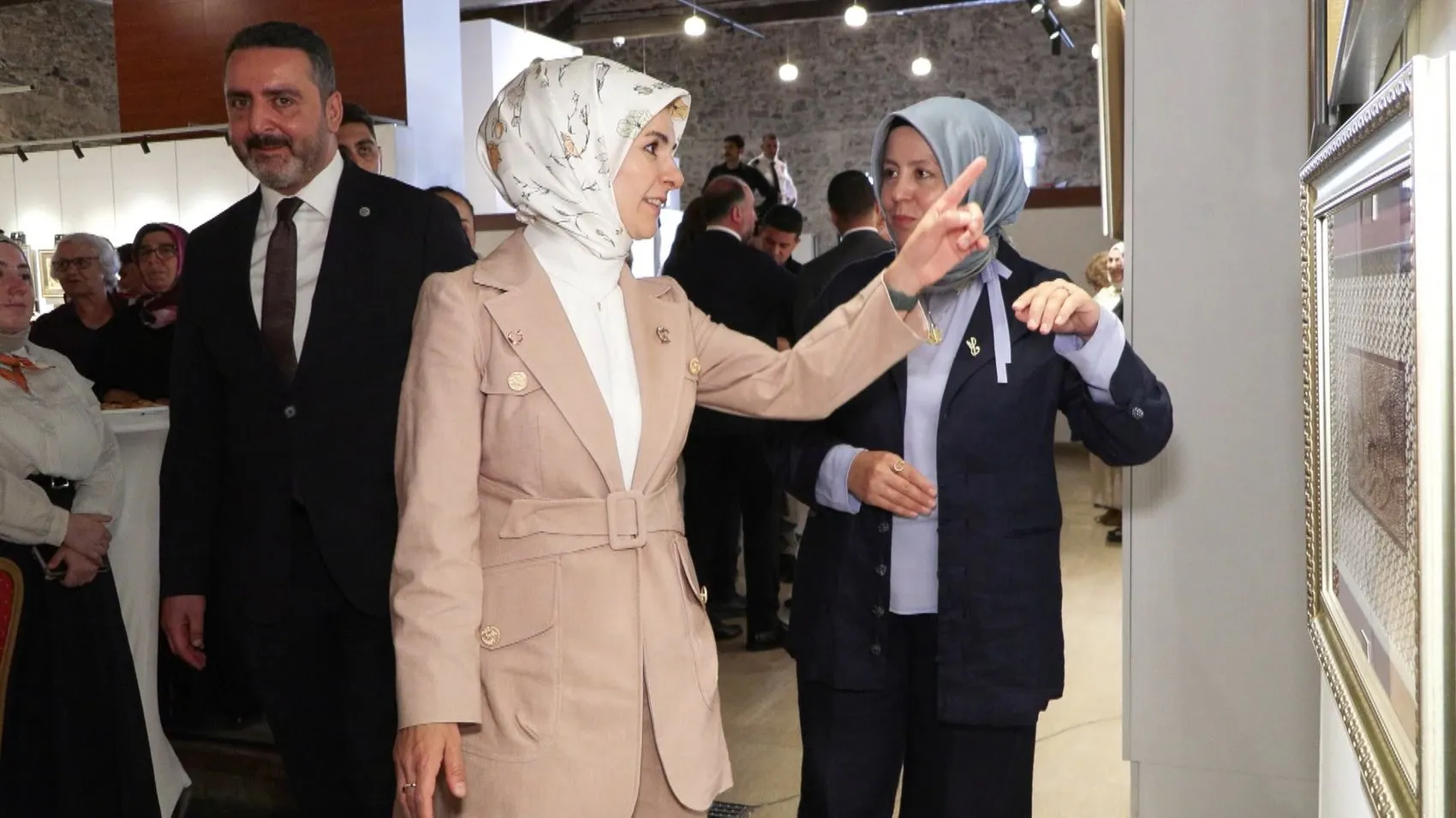 Şehit ve gazi yakınları sanatla iyileşiyor