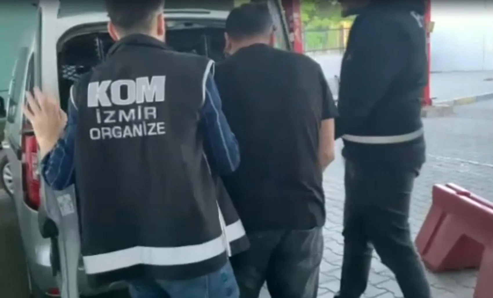 Sigorta şirketlerini 200 milyon lira dolandıran şebekeye operasyon